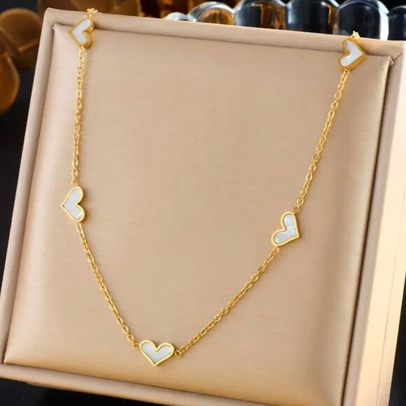 18K Gold Plated Heart Necklace & Earring Set - Picture 4 of 4